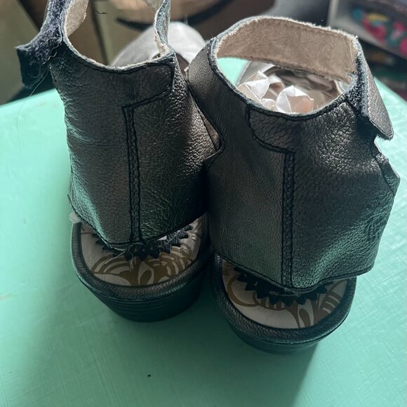 women's Fly London strappy wedge size 38/ 7.5-8 - Picture 8 of 8